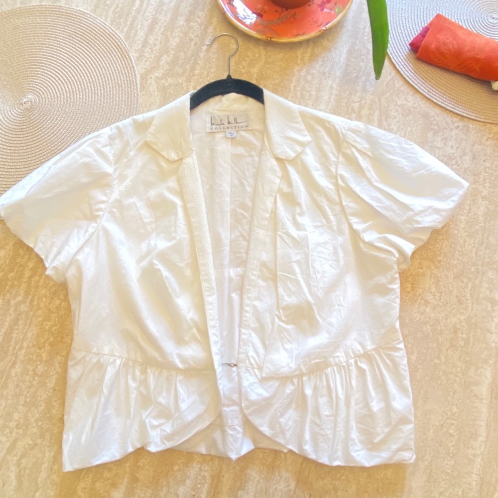 Nicole Miller Collection Medium White Shrug
